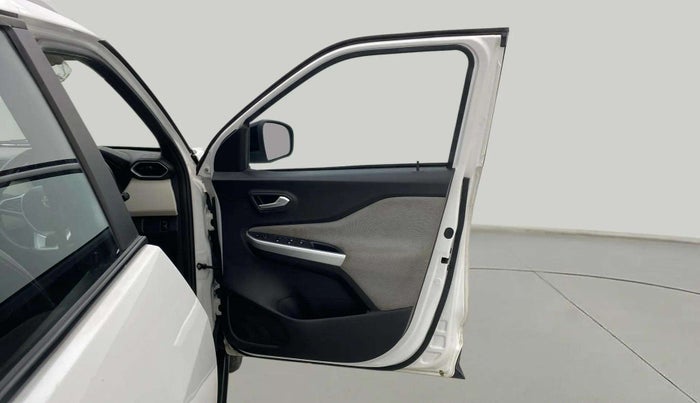 2021 Nissan MAGNITE XV MT, Petrol, Manual, 24,108 km, RHS Front Door