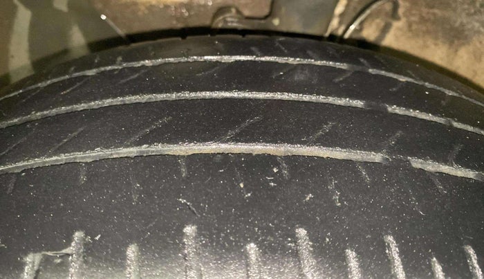 2019 Hyundai Elite i20 MAGNA PLUS 1.2, Petrol, Manual, 64,848 km, Left Front Tyre Tread