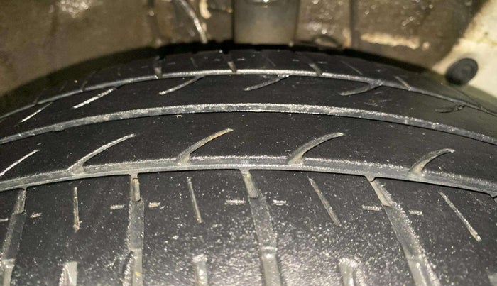 2019 Hyundai Elite i20 MAGNA PLUS 1.2, Petrol, Manual, 64,848 km, Right Front Tyre Tread