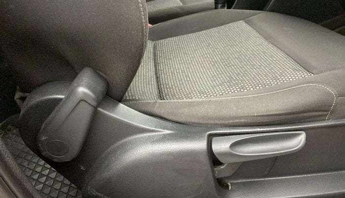 2020 Volkswagen Polo COMFORTLINE 1.0L MPI, Petrol, Manual, 68,903 km, Driver Side Adjustment Panel