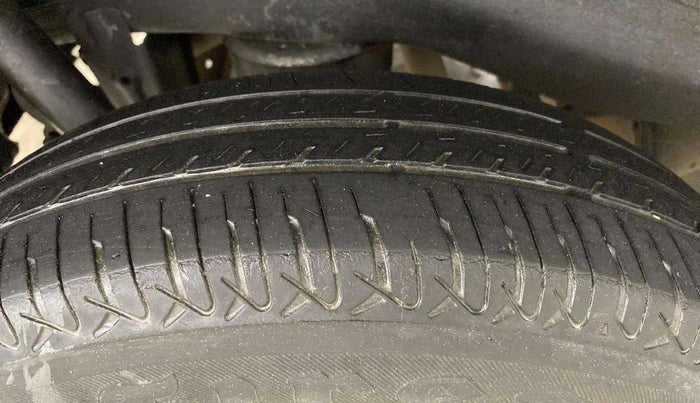 2013 Maruti Wagon R 1.0 LXI CNG, CNG, Manual, 81,408 km, Right Rear Tyre Tread