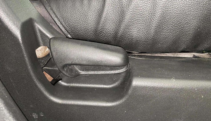 2013 Maruti Wagon R 1.0 LXI CNG, CNG, Manual, 81,408 km, Driver Side Adjustment Panel