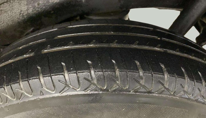 2013 Maruti Wagon R 1.0 LXI CNG, CNG, Manual, 81,408 km, Left Rear Tyre Tread