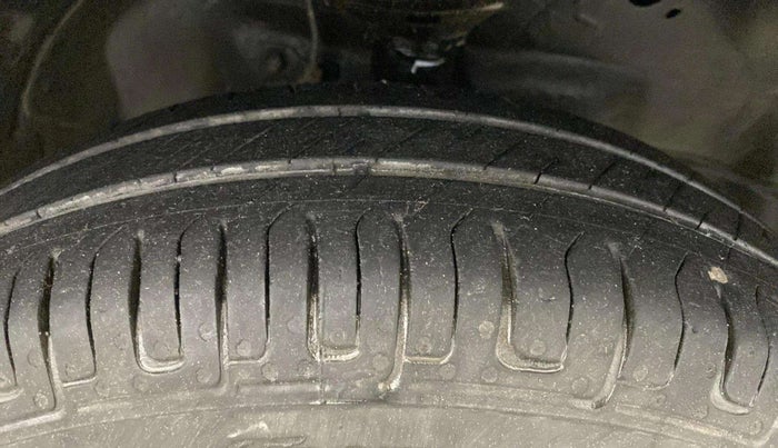 2013 Maruti Wagon R 1.0 LXI CNG, CNG, Manual, 81,408 km, Right Front Tyre Tread