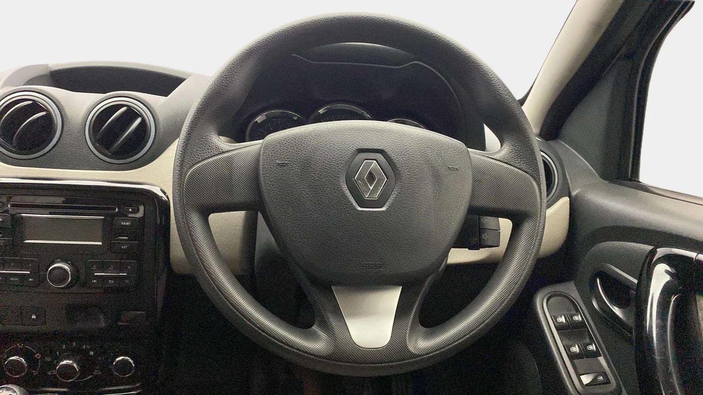 2015 Renault Duster 85 PS RXL DIESEL, Diesel, Manual, 76,108 km, Steering Wheel Close Up