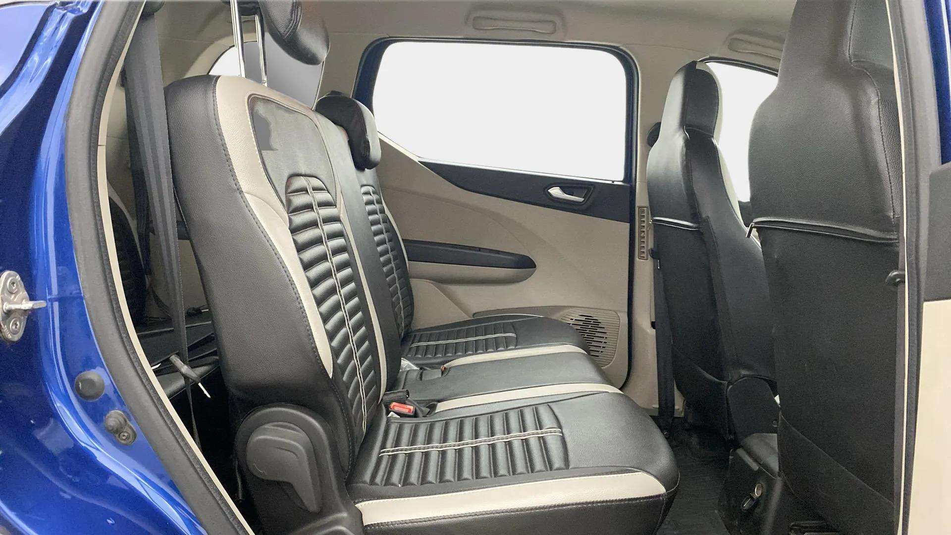 Rear-Cabin-View