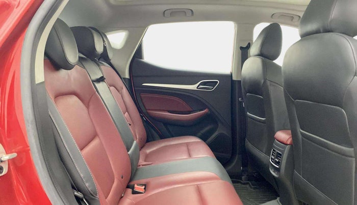 2022 MG ASTOR SAVVY 1.5 CVT S RED, Petrol, Automatic, 19,024 km, Right Side Rear Door Cabin