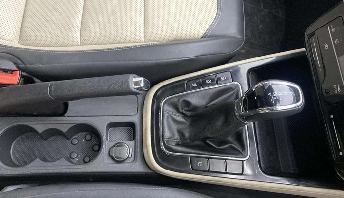 2022 Skoda SLAVIA STYLE 1.0L TSI AT, Petrol, Automatic, 46,179 km, Gear Lever