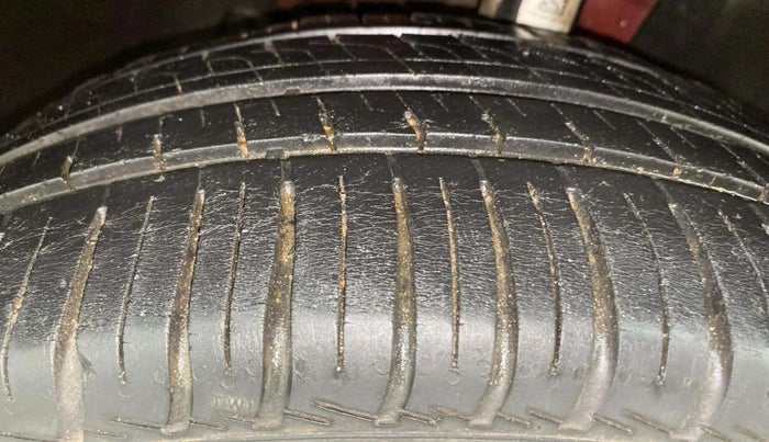 2022 Skoda SLAVIA STYLE 1.0L TSI AT, Petrol, Automatic, 46,179 km, Right Front Tyre Tread