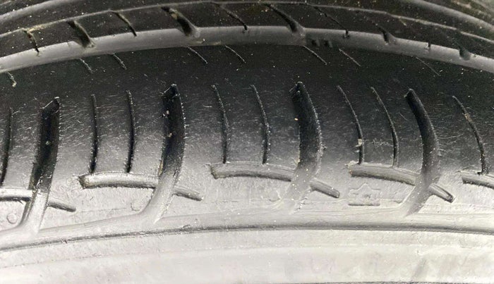 2021 Volkswagen Polo HIGHLINE PLUS 1.0, Petrol, Manual, 49,565 km, Right Rear Tyre Tread