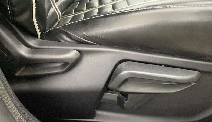 2023 Tata Tiago XZ PLUS PETROL, Petrol, Manual, 20,608 km, Driver Side Adjustment Panel