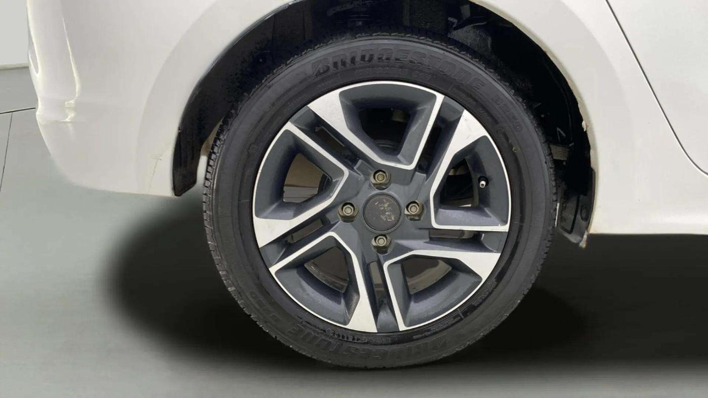 2021 Tata TIGOR XZA PLUS PETROL, CNG, Automatic, 75,567 km, Right Rear Wheel