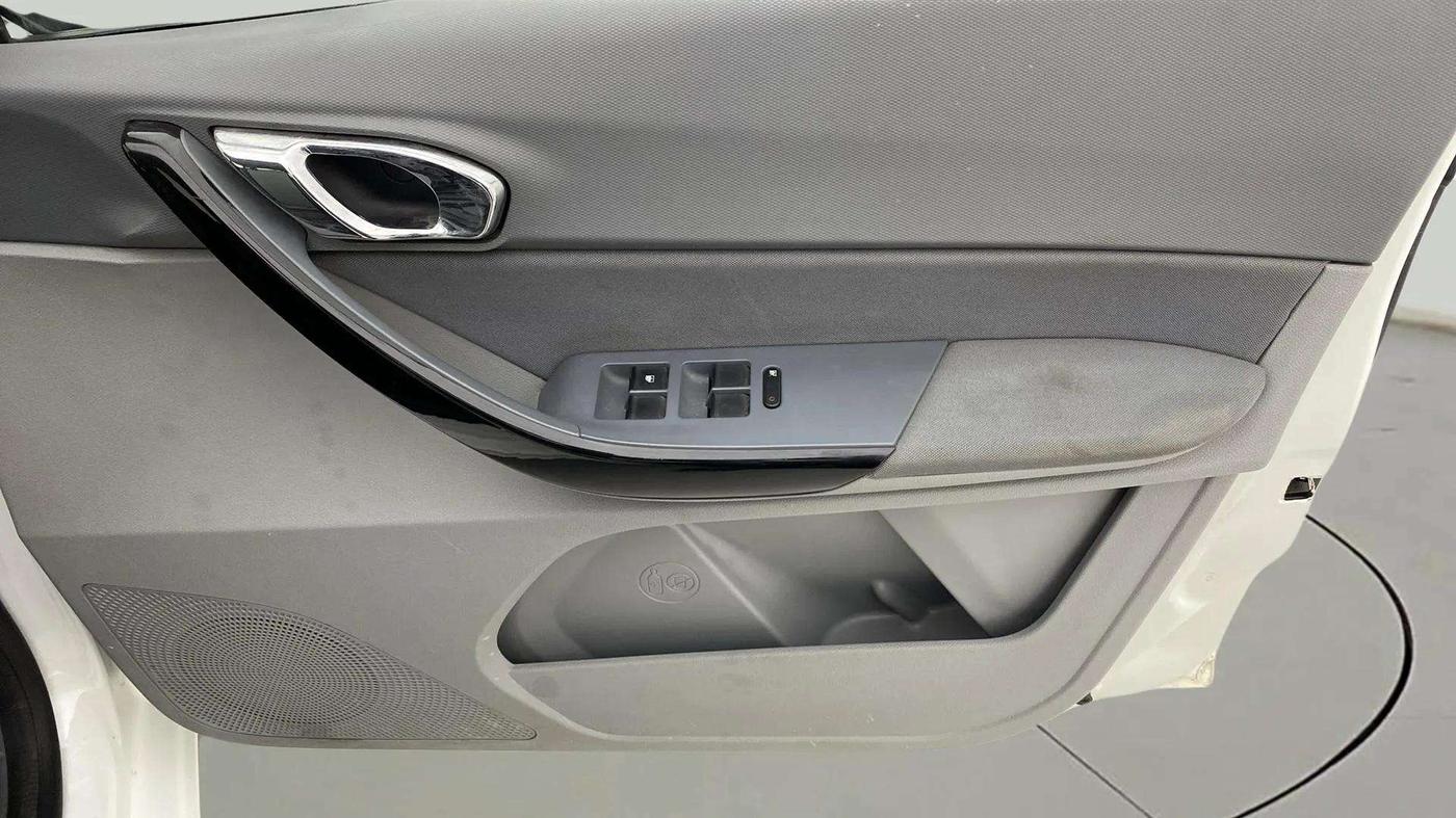 2021 Tata TIGOR XZA PLUS PETROL, CNG, Automatic, 75,567 km, Driver Side Door Panels Control