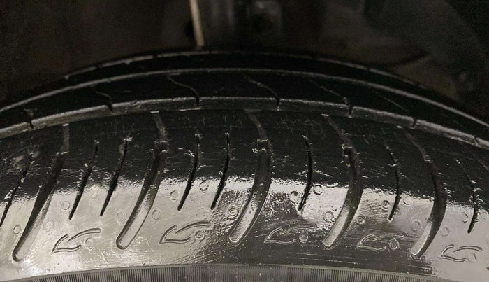 2020 Maruti Baleno DELTA PETROL 1.2, Petrol, Manual, 26,261 km, Right Front Tyre Tread