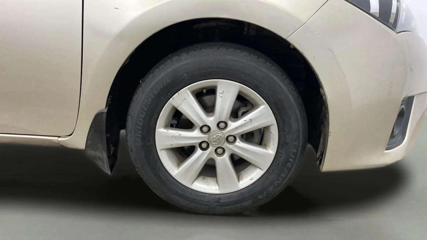 2015 Toyota Corolla Altis G CVT PETROL, Petrol, Automatic, 55,425 km, Right Front Wheel