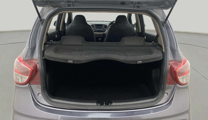 2017 Hyundai Grand i10 SPORTZ (O) AT 1.2 KAPPA VTVT, Petrol, Automatic, 38,343 km, Boot Inside