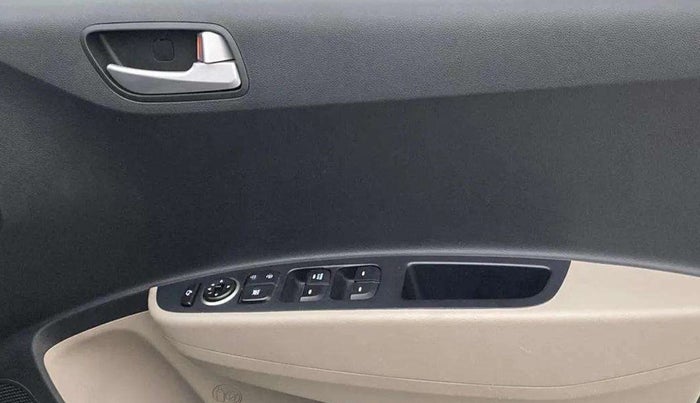 2017 Hyundai Grand i10 SPORTZ (O) AT 1.2 KAPPA VTVT, Petrol, Automatic, 38,343 km, Driver Side Door Panels Control