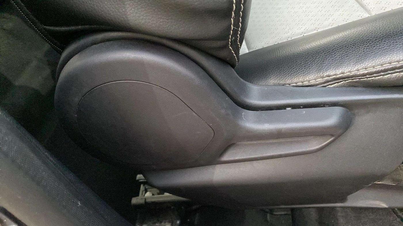 2023 Tata Tiago XT RHYTHM PETROL, Petrol, Manual, 13,543 km, Driver Side Adjustment Panel