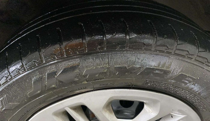 2022 KIA CARENS PRESTIGE 1.5 PETROL 7 STR, Petrol, Manual, 29,831 km, Left Rear Tyre Tread