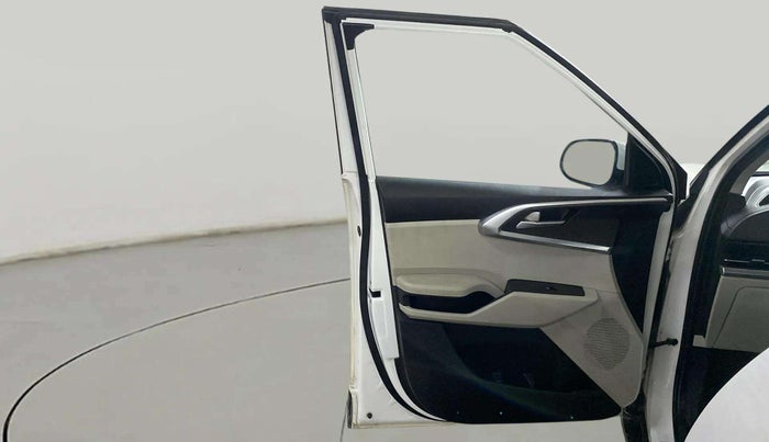 2022 KIA CARENS PRESTIGE 1.5 PETROL 7 STR, Petrol, Manual, 29,831 km, LHS Front Door