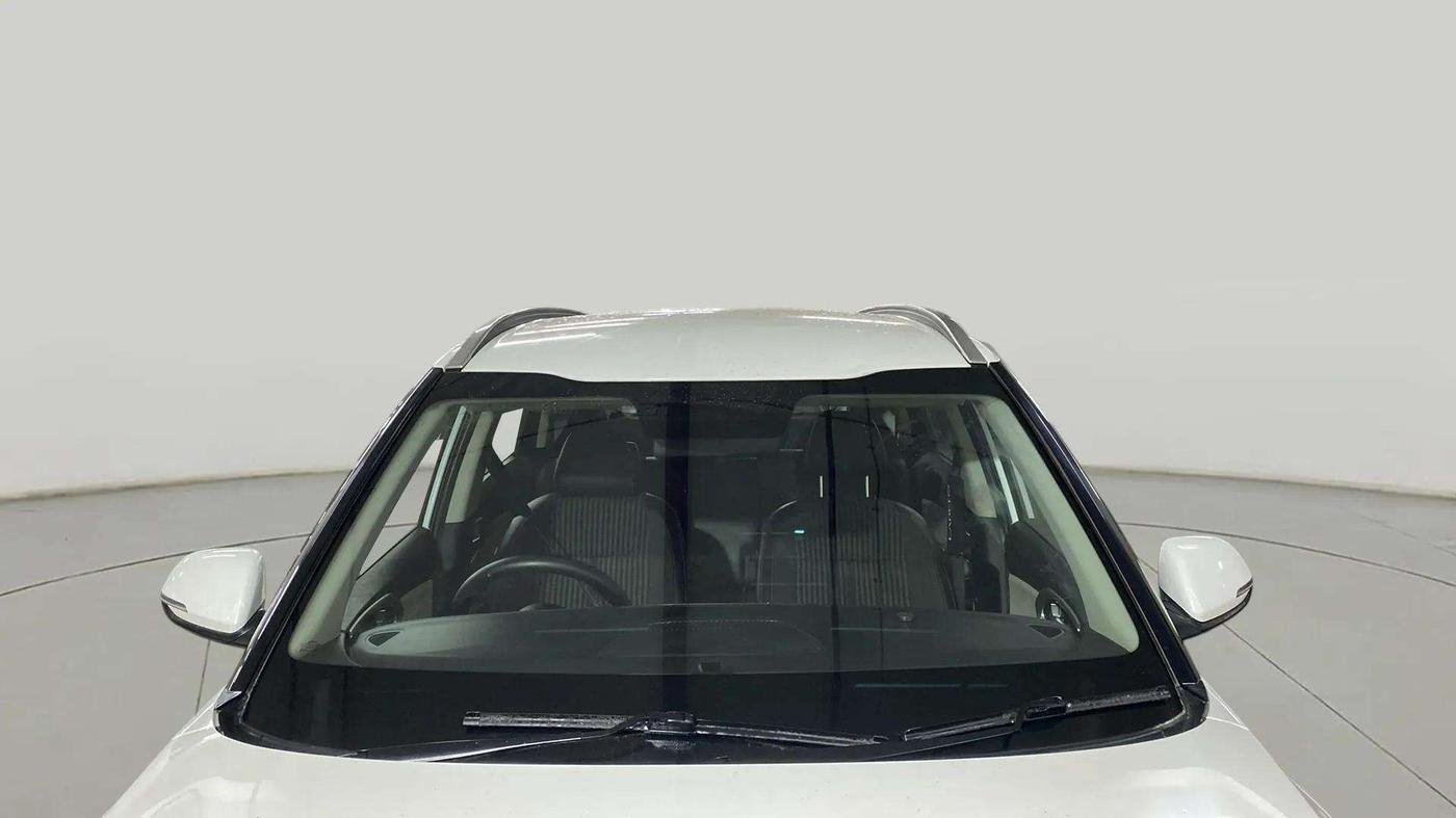 2022 KIA CARENS PRESTIGE 1.5 PETROL 7 STR, Petrol, Manual, 29,831 km, Front Windshield