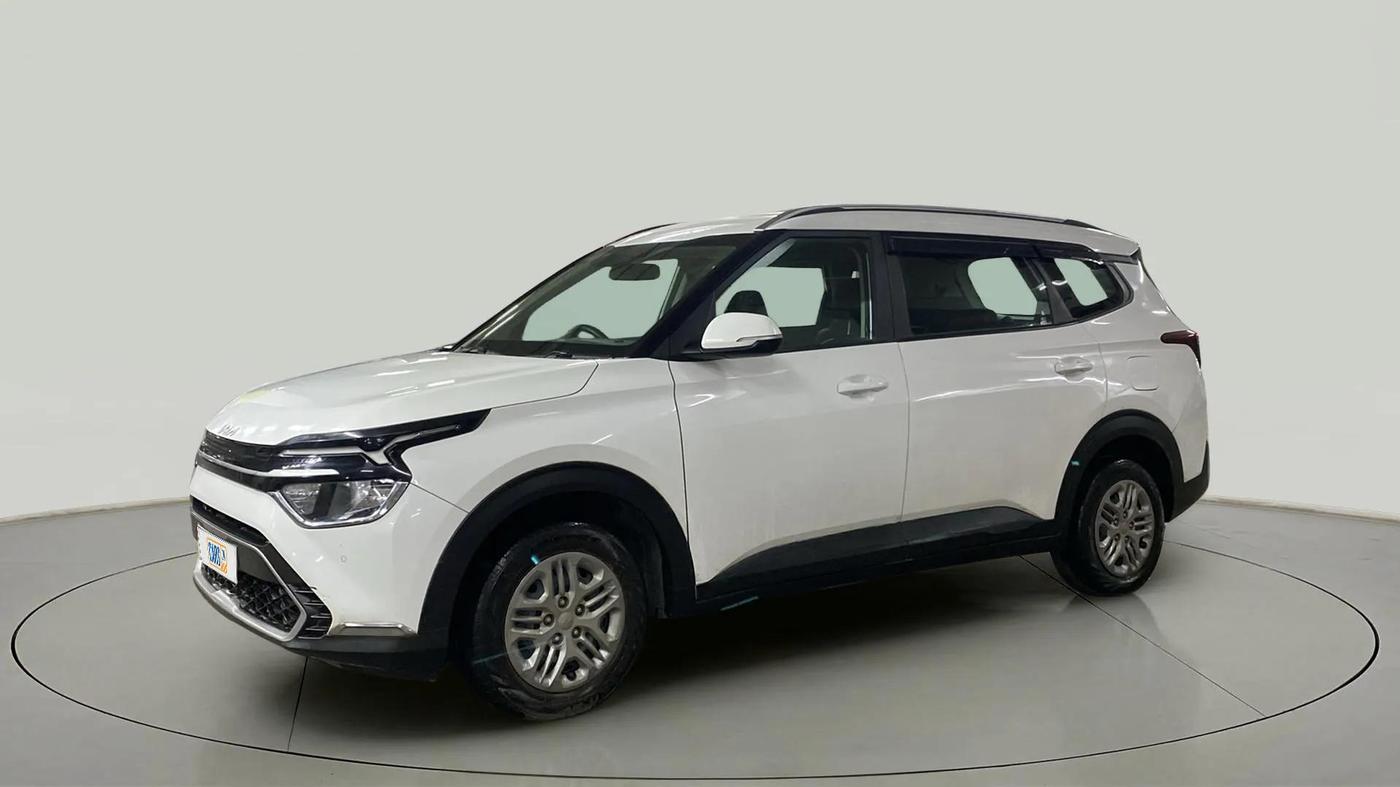 2022 KIA CARENS PRESTIGE 1.5 PETROL 7 STR, Petrol, Manual, 29,831 km, Left Front Diagonal