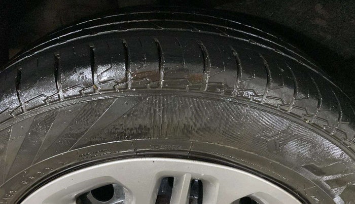2022 KIA CARENS PRESTIGE 1.5 PETROL 7 STR, Petrol, Manual, 29,831 km, Right Rear Tyre Tread