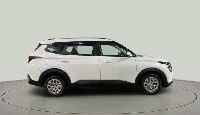 2022 KIA CARENS PRESTIGE 1.5 PETROL 7 STR, Petrol, Manual, 29,831 km, Right Side View