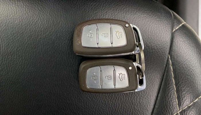 2022 Hyundai GRAND I10 NIOS ASTA AMT 1.2 KAPPA VTVT, Petrol, Automatic, 50,472 km, Key Close Up