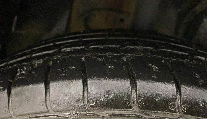 2022 Tata NEXON XM SUNROOF PETROL, Petrol, Manual, 20,852 km, Right Front Tyre Tread