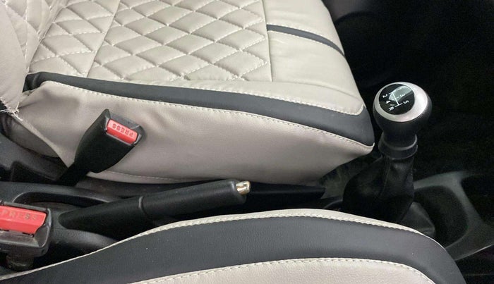 2015 Maruti Wagon R 1.0 VXI, Petrol, Manual, 92,437 km, Gear Lever