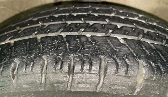 2016 Maruti Alto K10 VXI, Petrol, Manual, 25,305 km, Right Front Tyre Tread