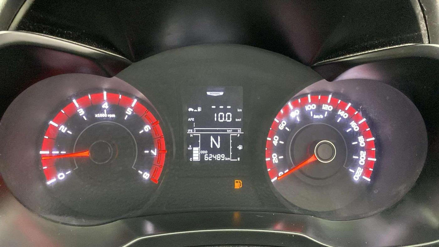 2019 Mahindra XUV300 W6 1.2 PETROL, Petrol, Manual, 62,689 km, Odometer Image