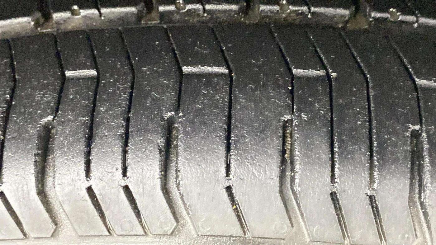 2019 Mahindra XUV300 W6 1.2 PETROL, Petrol, Manual, 62,689 km, Right Front Tyre Tread