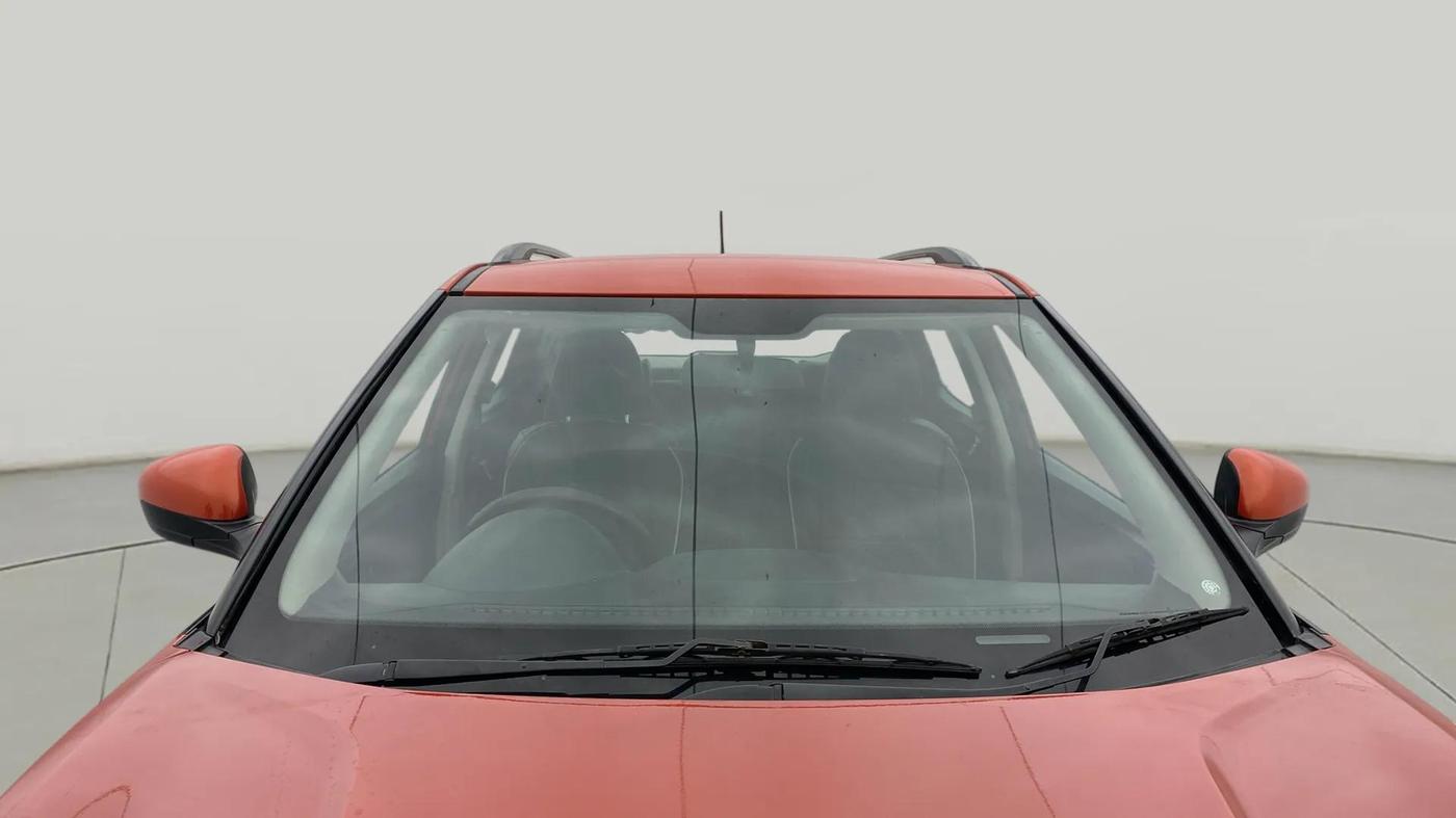 2019 Mahindra XUV300 W6 1.2 PETROL, Petrol, Manual, 62,689 km, Front Windshield