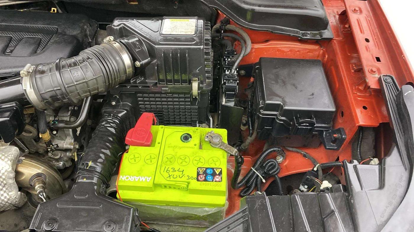 2019 Mahindra XUV300 W6 1.2 PETROL, Petrol, Manual, 62,689 km, Engine View - Left