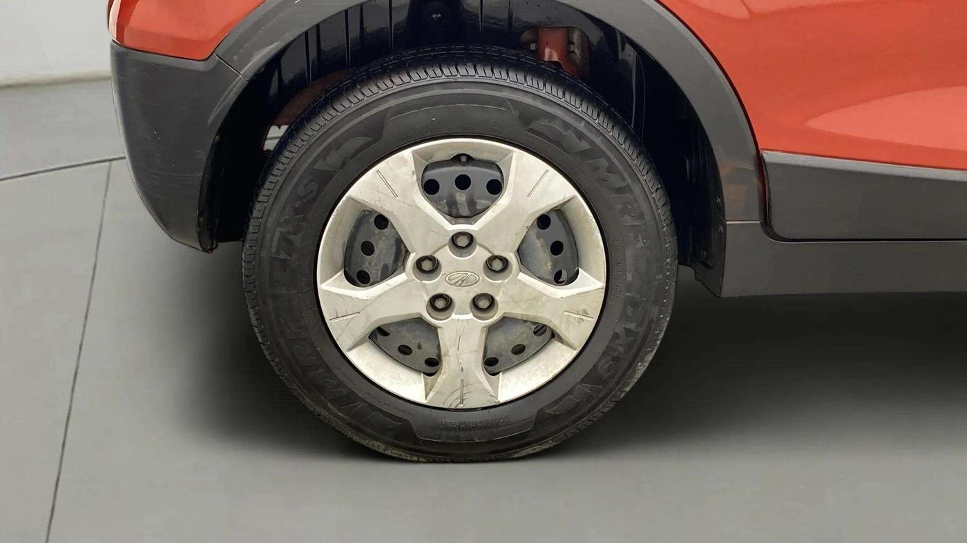 2019 Mahindra XUV300 W6 1.2 PETROL, Petrol, Manual, 62,689 km, Right Rear Wheel