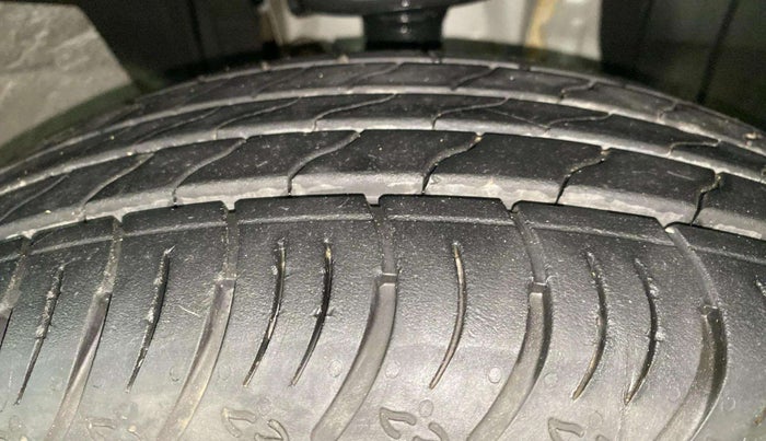 2024 Renault Kiger RXT AMT, Petrol, Automatic, 12,833 km, Right Front Tyre Tread