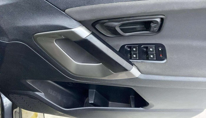 2020 Tata Harrier XM 2.0L KRYOTEC, Diesel, Manual, 66,385 km, Driver Side Door Panels Control