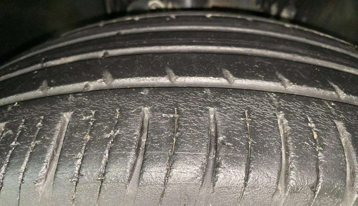 2020 Tata Harrier XM 2.0L KRYOTEC, Diesel, Manual, 66,385 km, Right Front Tyre Tread