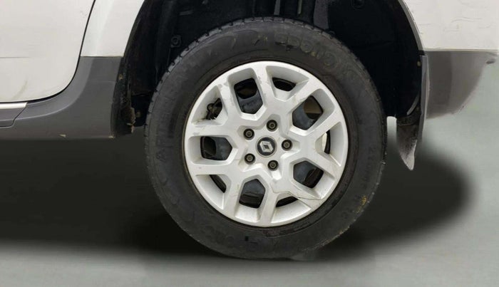 2016 Renault Duster RXE PETROL, Petrol, Manual, 49,772 km, Left Rear Wheel