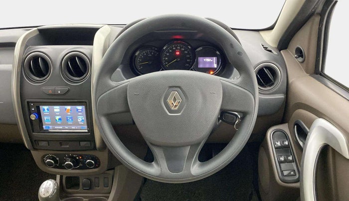 2016 Renault Duster RXE PETROL, Petrol, Manual, 49,772 km, Steering Wheel Close Up