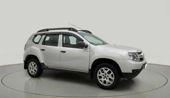 2016 Renault Duster RXE PETROL, Petrol, Manual, 49,772 km, Right Front Diagonal