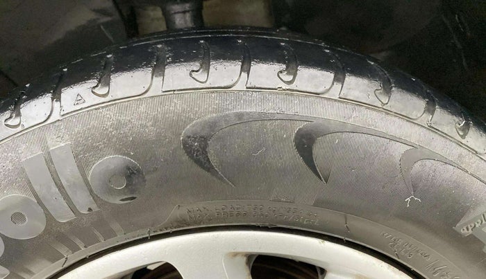 2016 Renault Duster RXE PETROL, Petrol, Manual, 49,772 km, Left Front Tyre Tread