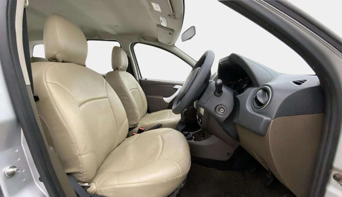 2016 Renault Duster RXE PETROL, Petrol, Manual, 49,772 km, Right Side Front Door Cabin