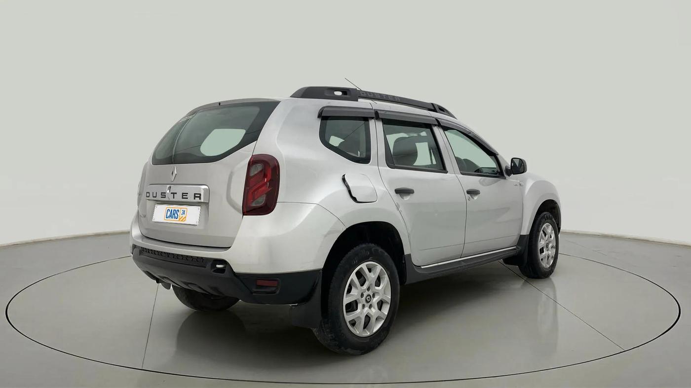 2016 Renault Duster RXE PETROL, Petrol, Manual, 49,772 km, Right Back Diagonal