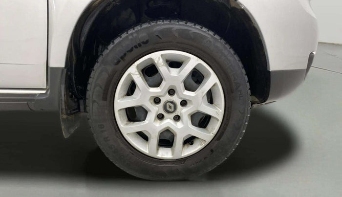 2016 Renault Duster RXE PETROL, Petrol, Manual, 49,772 km, Right Front Wheel