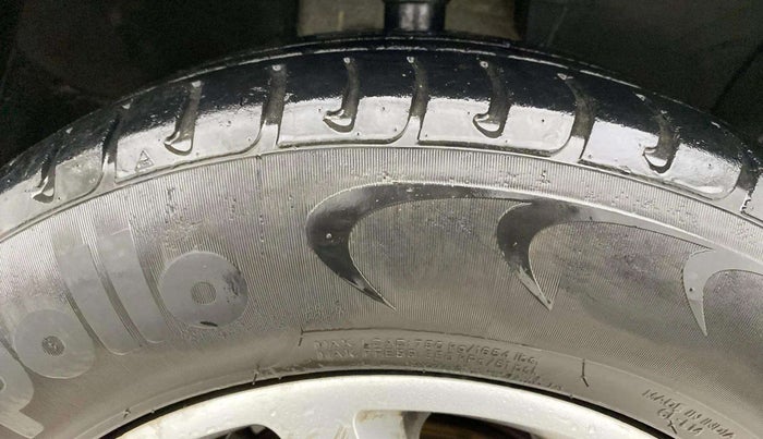 2016 Renault Duster RXE PETROL, Petrol, Manual, 49,772 km, Right Front Tyre Tread