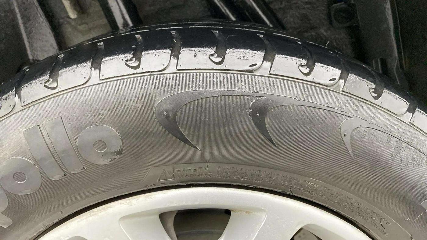 2016 Renault Duster RXE PETROL, Petrol, Manual, 49,772 km, Right Rear Tyre Tread
