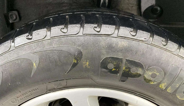 2016 Renault Duster RXE PETROL, Petrol, Manual, 49,772 km, Left Rear Tyre Tread